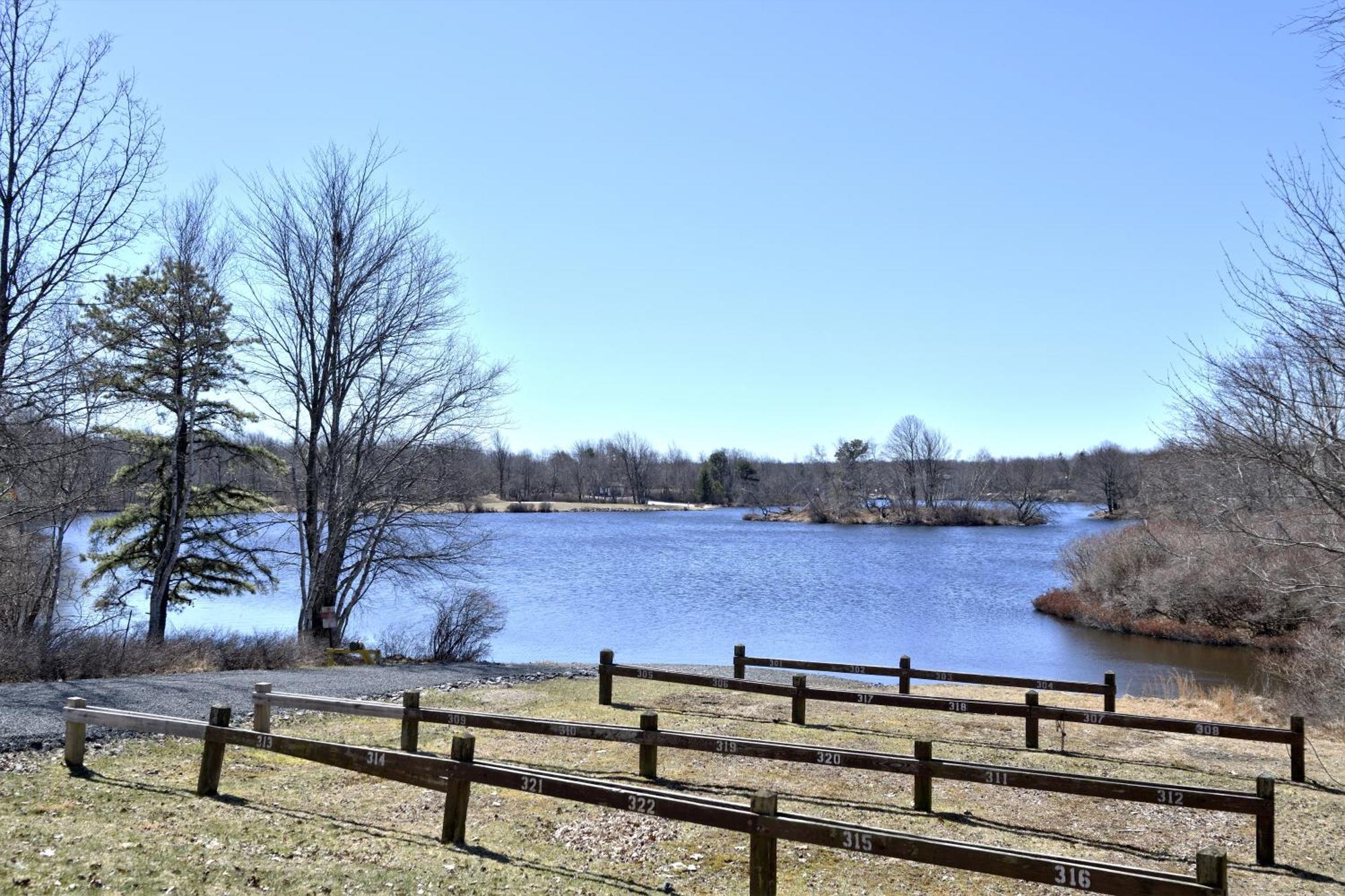 Long Pond Lakehouse *Hottub*Jacuzzi*Firepit*Bbq*Pool المظهر الخارجي الصورة